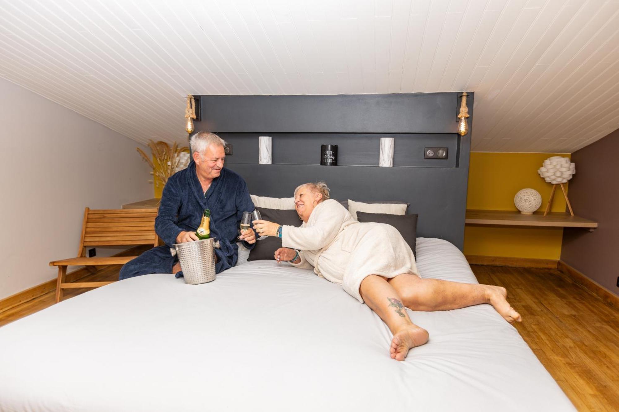 "Les Hauts Du Marquet" - Meuble De Tourisme 5 Etoiles - Gite De Groupe 15 Personnes En Cevennes - Piscine A Debordement - Balneo - Sauna - Nature Saint Jean du Pin Exterior foto
