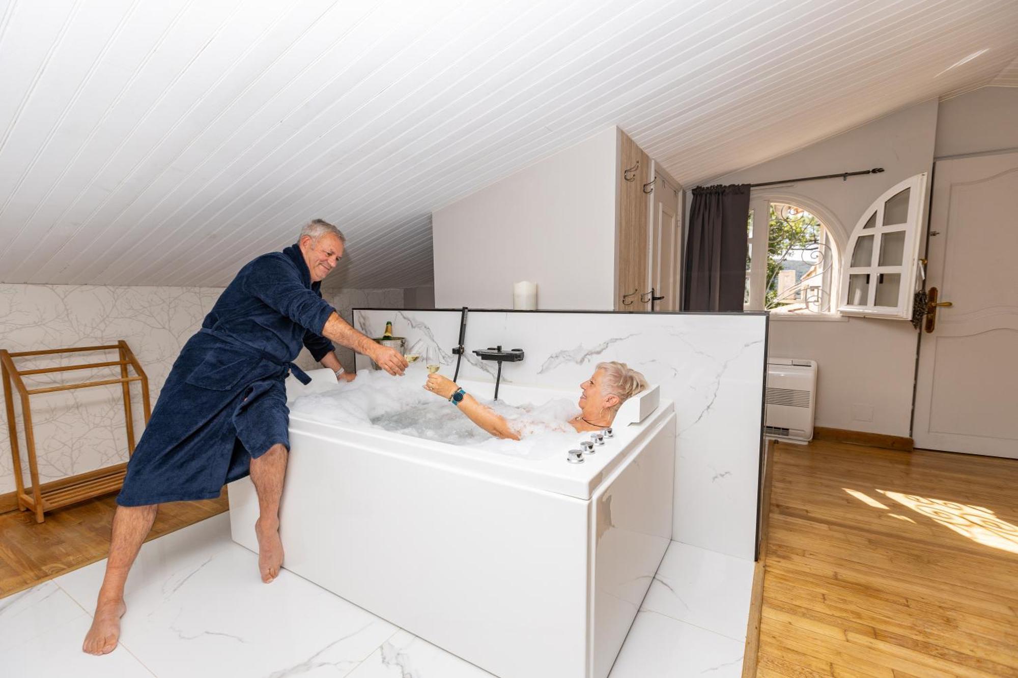 "Les Hauts Du Marquet" - Meuble De Tourisme 5 Etoiles - Gite De Groupe 15 Personnes En Cevennes - Piscine A Debordement - Balneo - Sauna - Nature Saint Jean du Pin Exterior foto