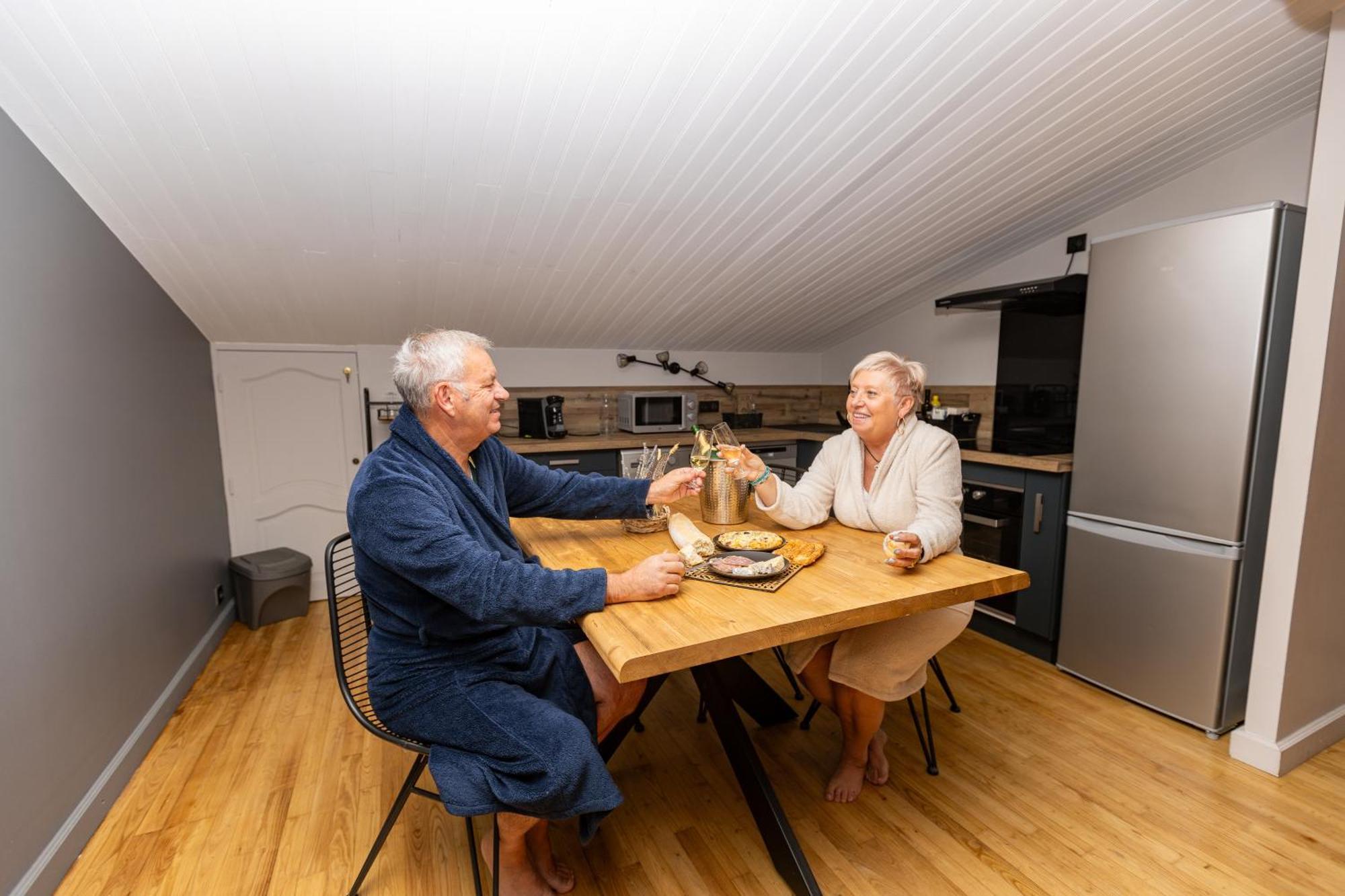 "Les Hauts Du Marquet" - Meuble De Tourisme 5 Etoiles - Gite De Groupe 15 Personnes En Cevennes - Piscine A Debordement - Balneo - Sauna - Nature Saint Jean du Pin Exterior foto